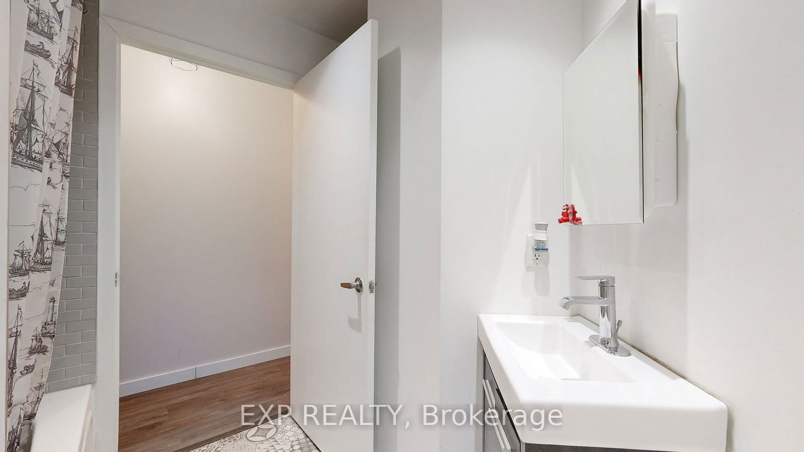 8 York St, unit 2404 for rent