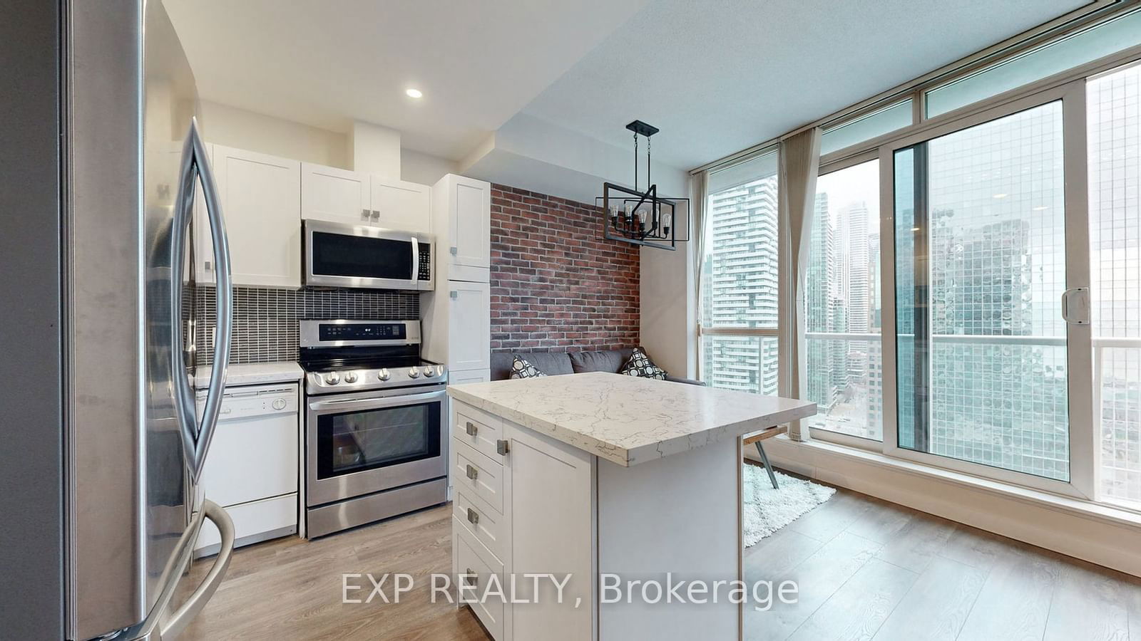 8 York St, unit 2404 for rent