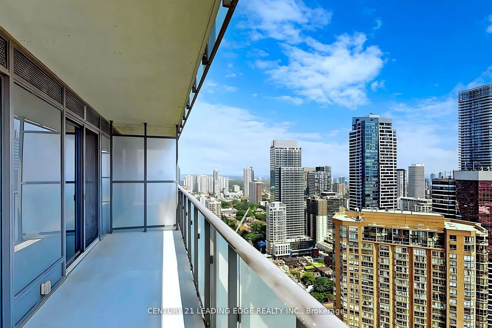 1080 Bay St, unit 3304 for rent