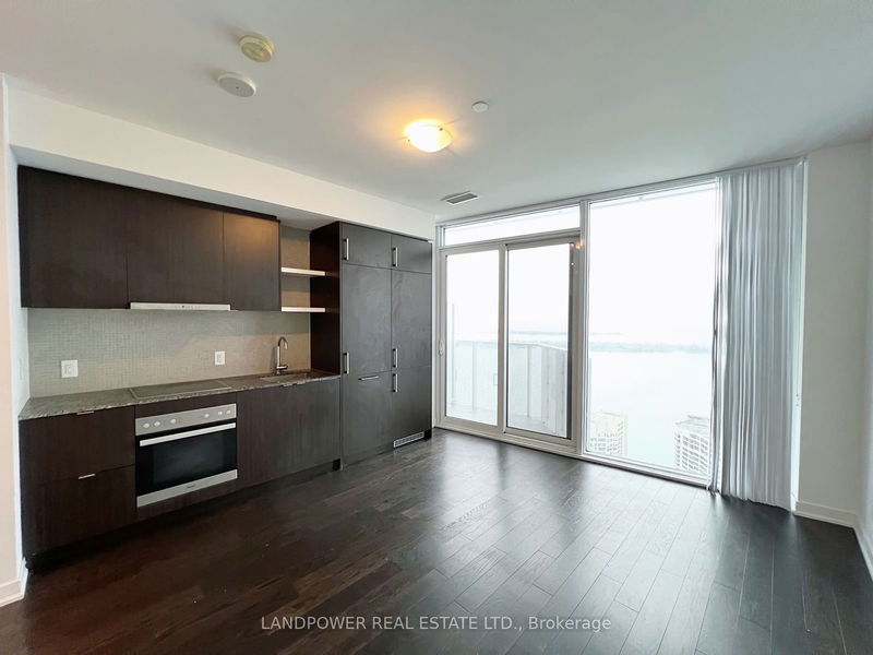 100 Harbour St, unit 5908 for rent