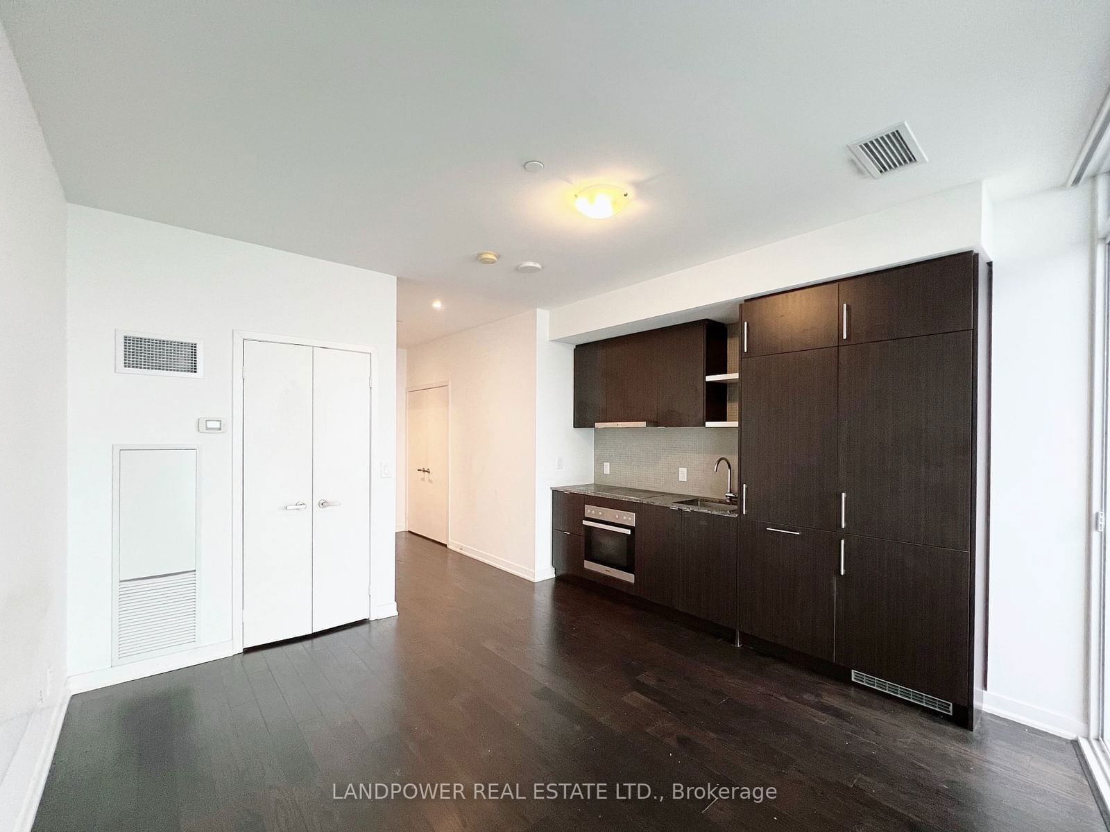 100 Harbour St, unit 5908 for rent