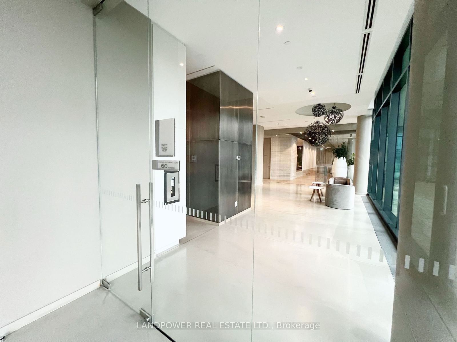 100 Harbour St, unit 5908 for rent