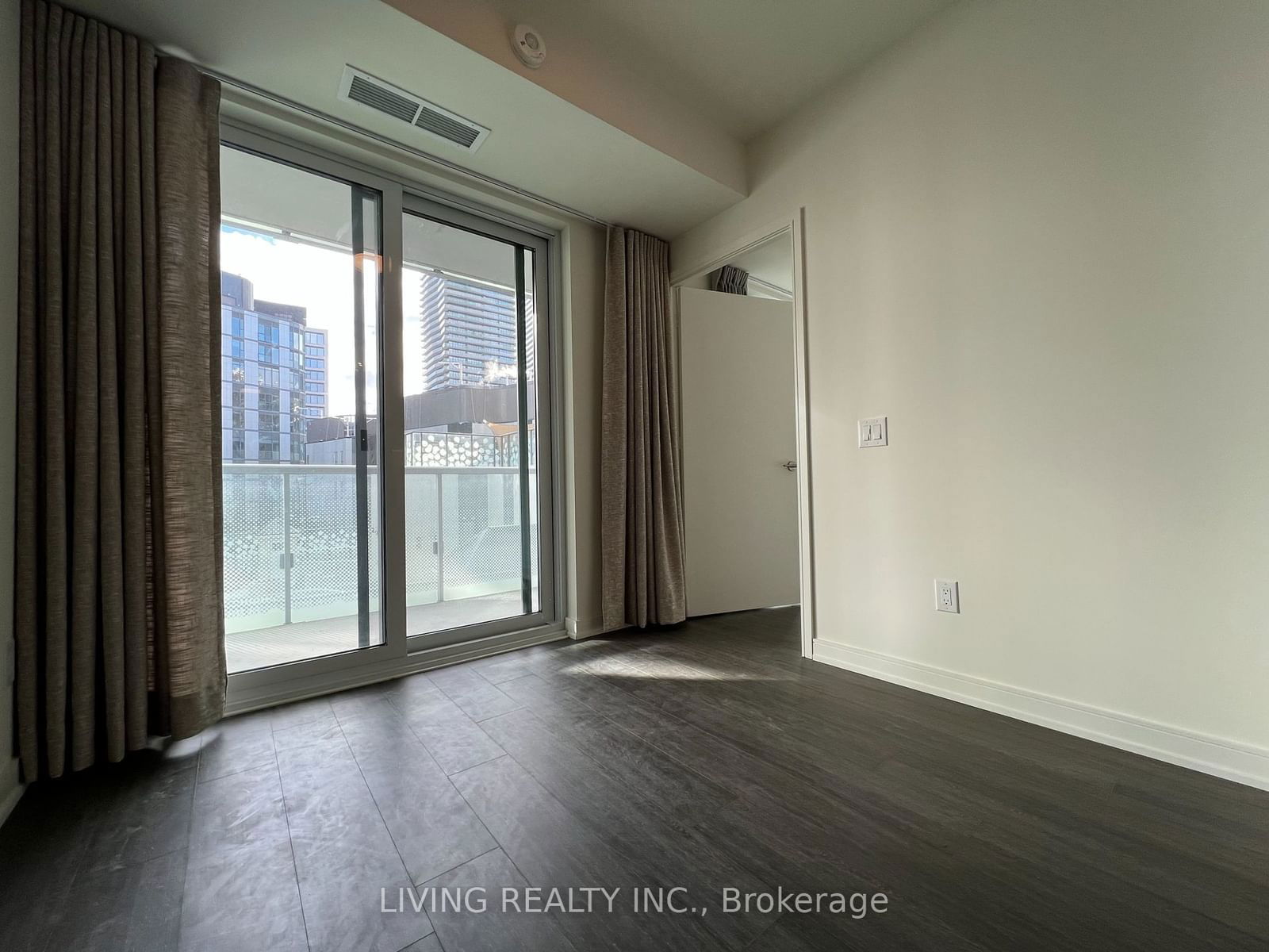 425 Front St E, unit 419 for rent