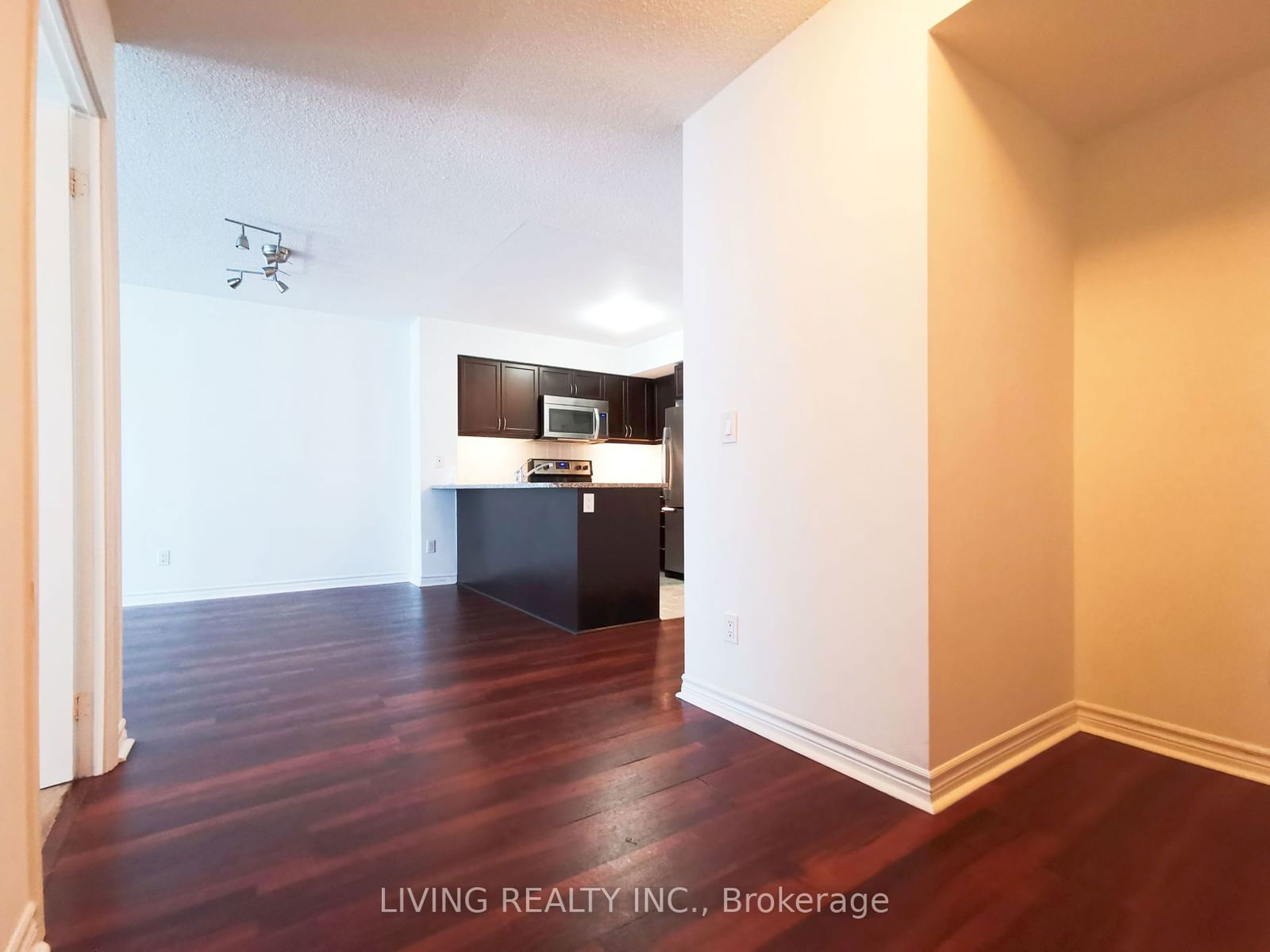 19 Grand Trunk Cres, unit 1708 for rent