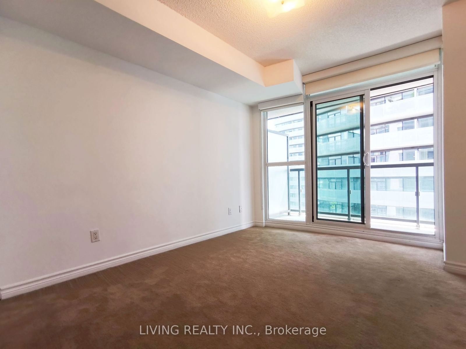 19 Grand Trunk Cres, unit 1708 for rent