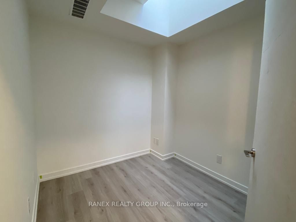 861 SHEPPARD Ave W, unit 40 for rent