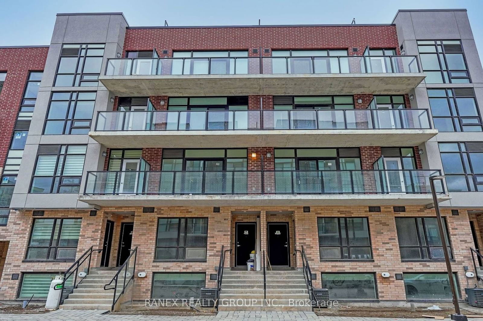 861 SHEPPARD Ave W, unit 40 for rent