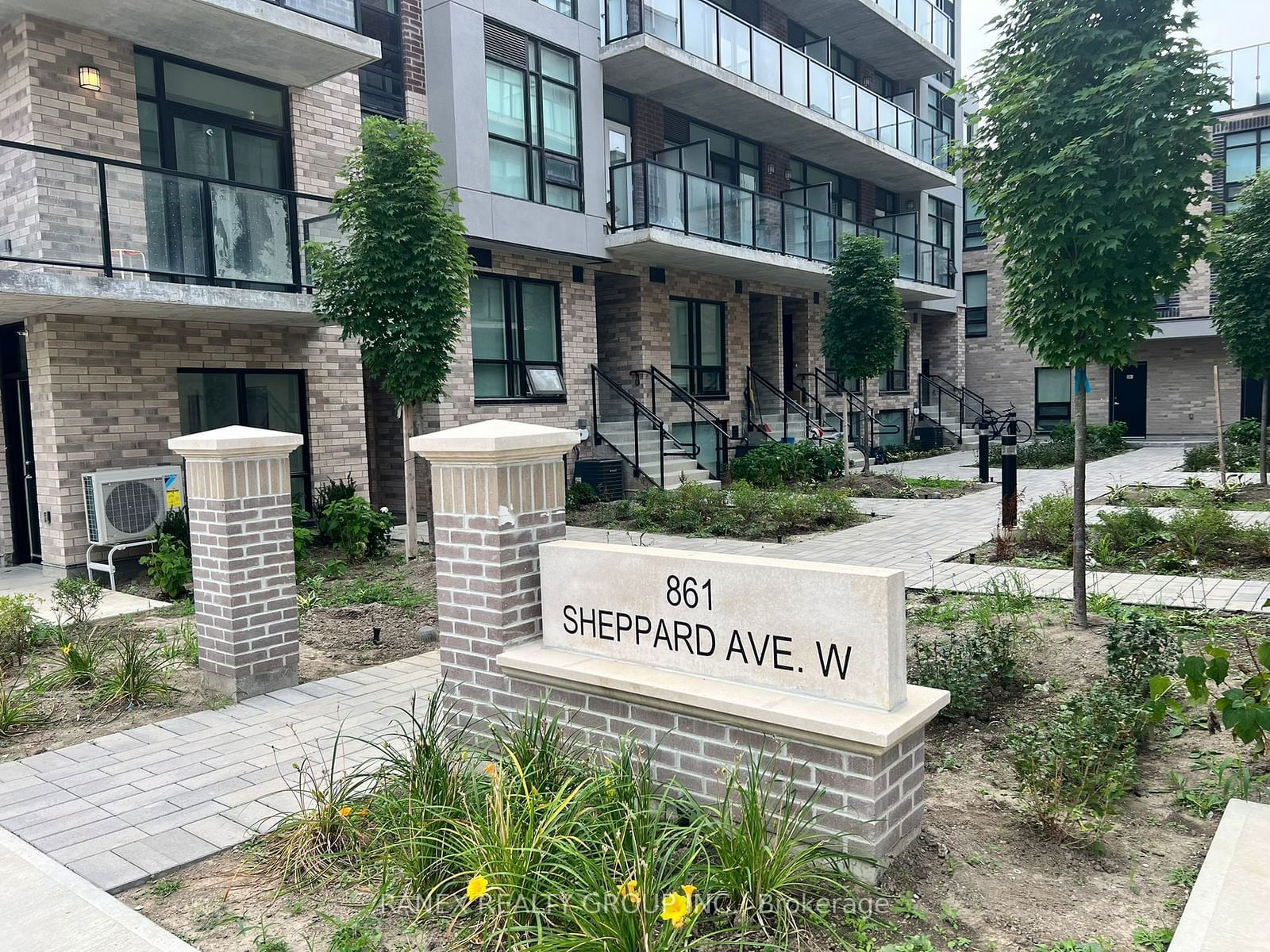 861 SHEPPARD Ave W, unit 40 for rent