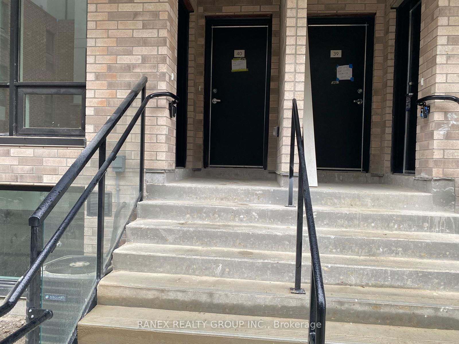 861 SHEPPARD Ave W, unit 40 for rent