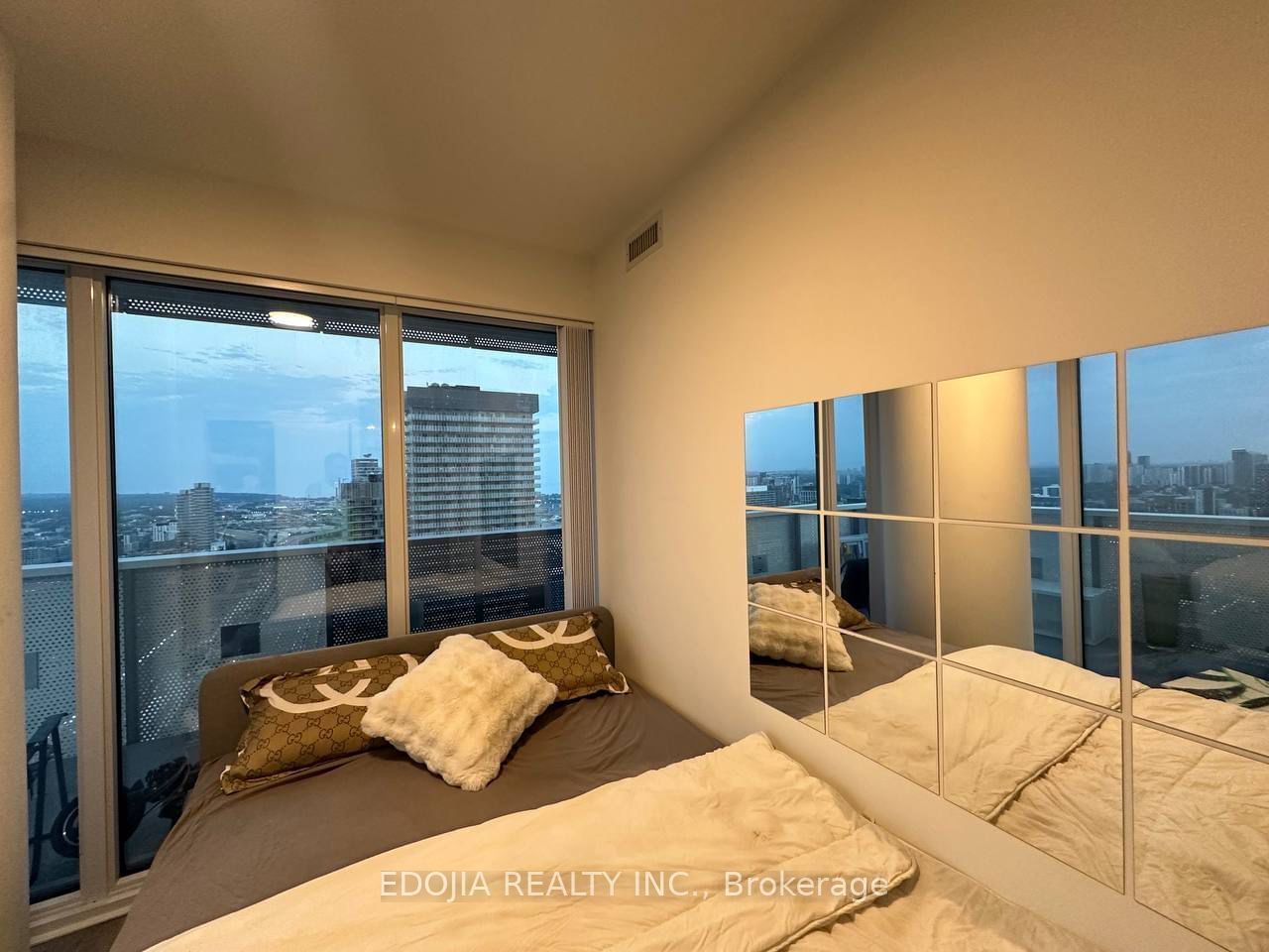 55 Cooper St, unit 4605 for rent