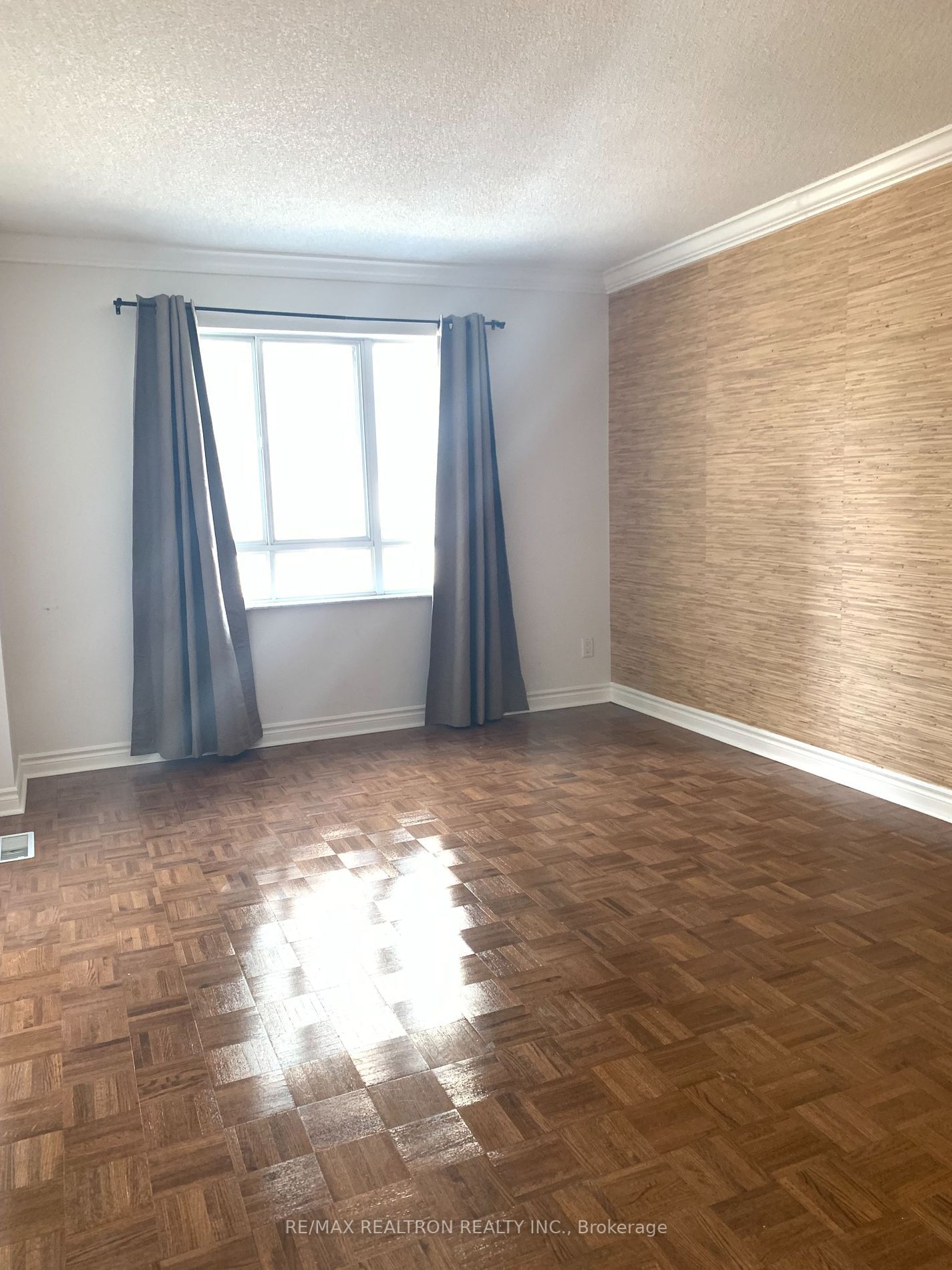 38 Hollywood Ave, unit 108 for rent