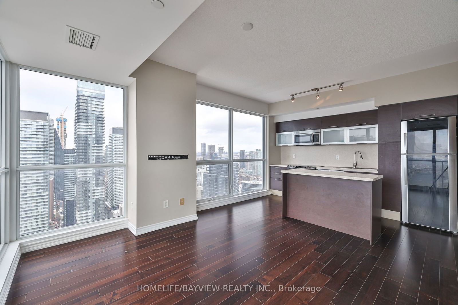 386 Yonge St, unit 4315 for rent