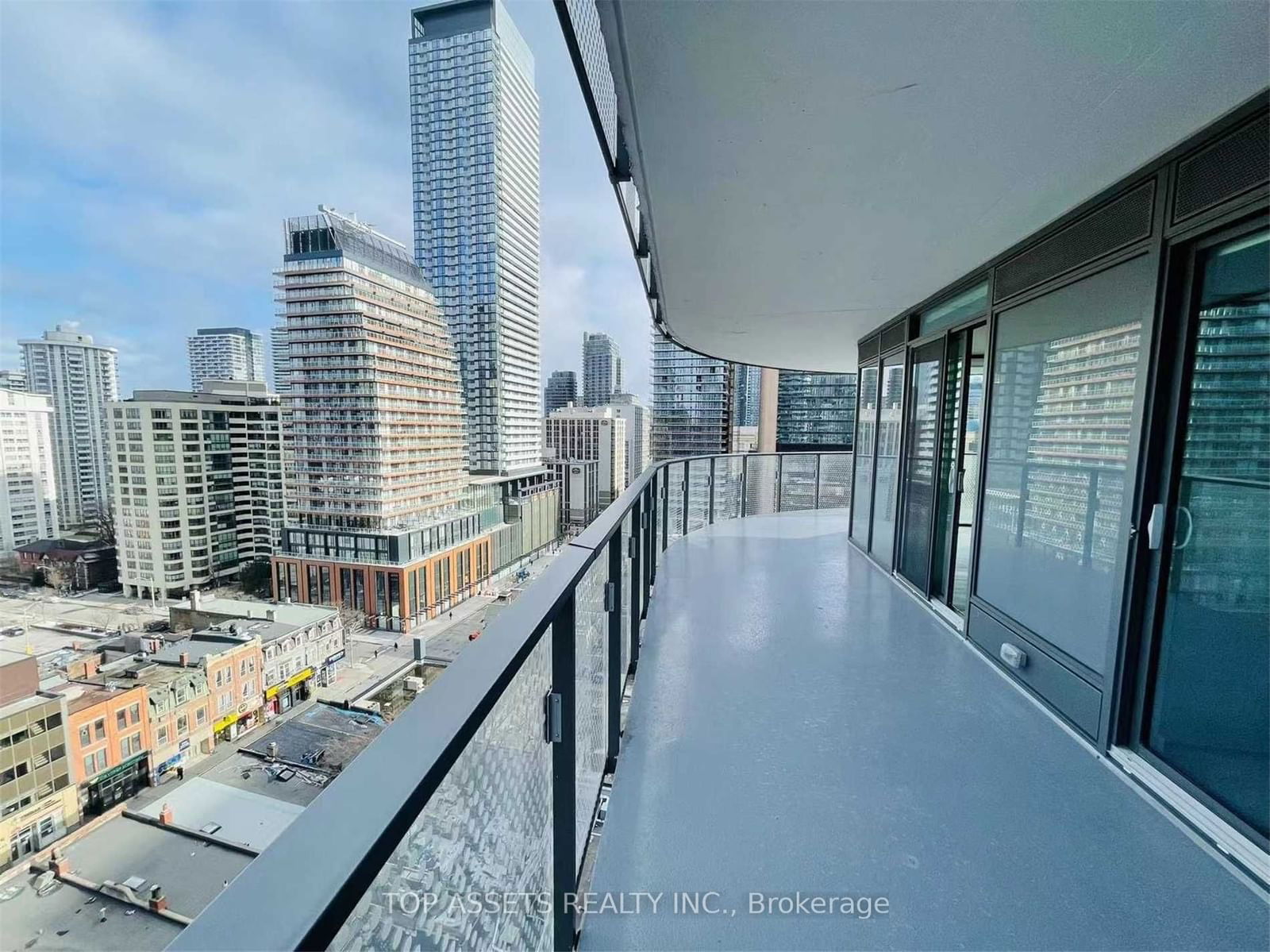 11 Wellesley St W, unit 1102 for rent