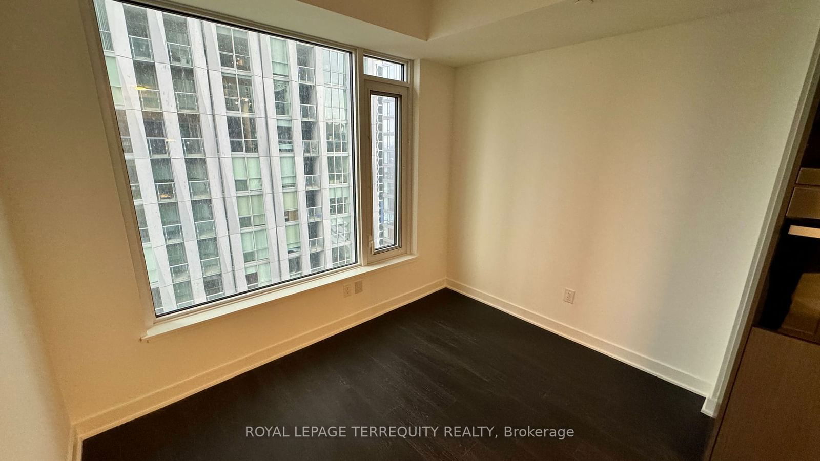 11 Yorkville Ave, unit 1406 for rent