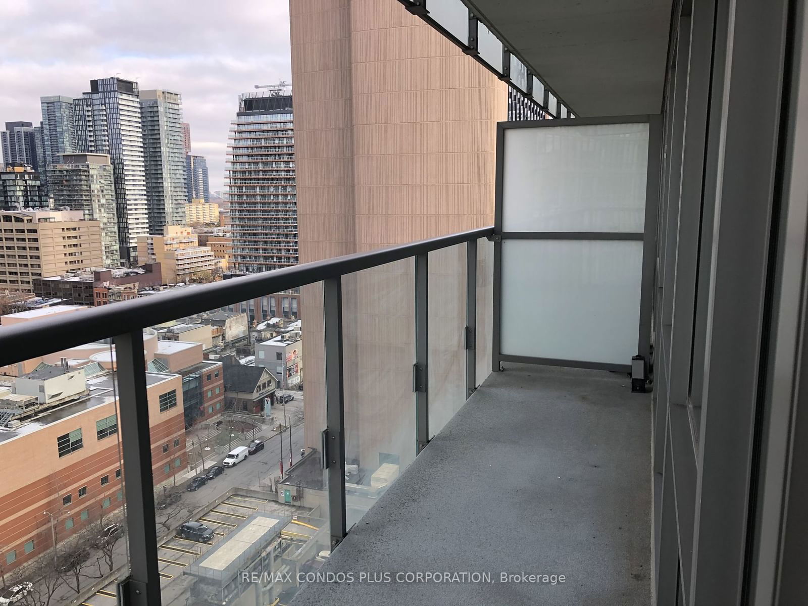 38 Grenville St, unit 1701 for rent