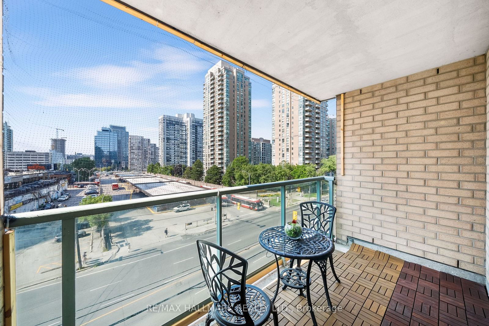 22 Olive Ave, unit 602 for sale