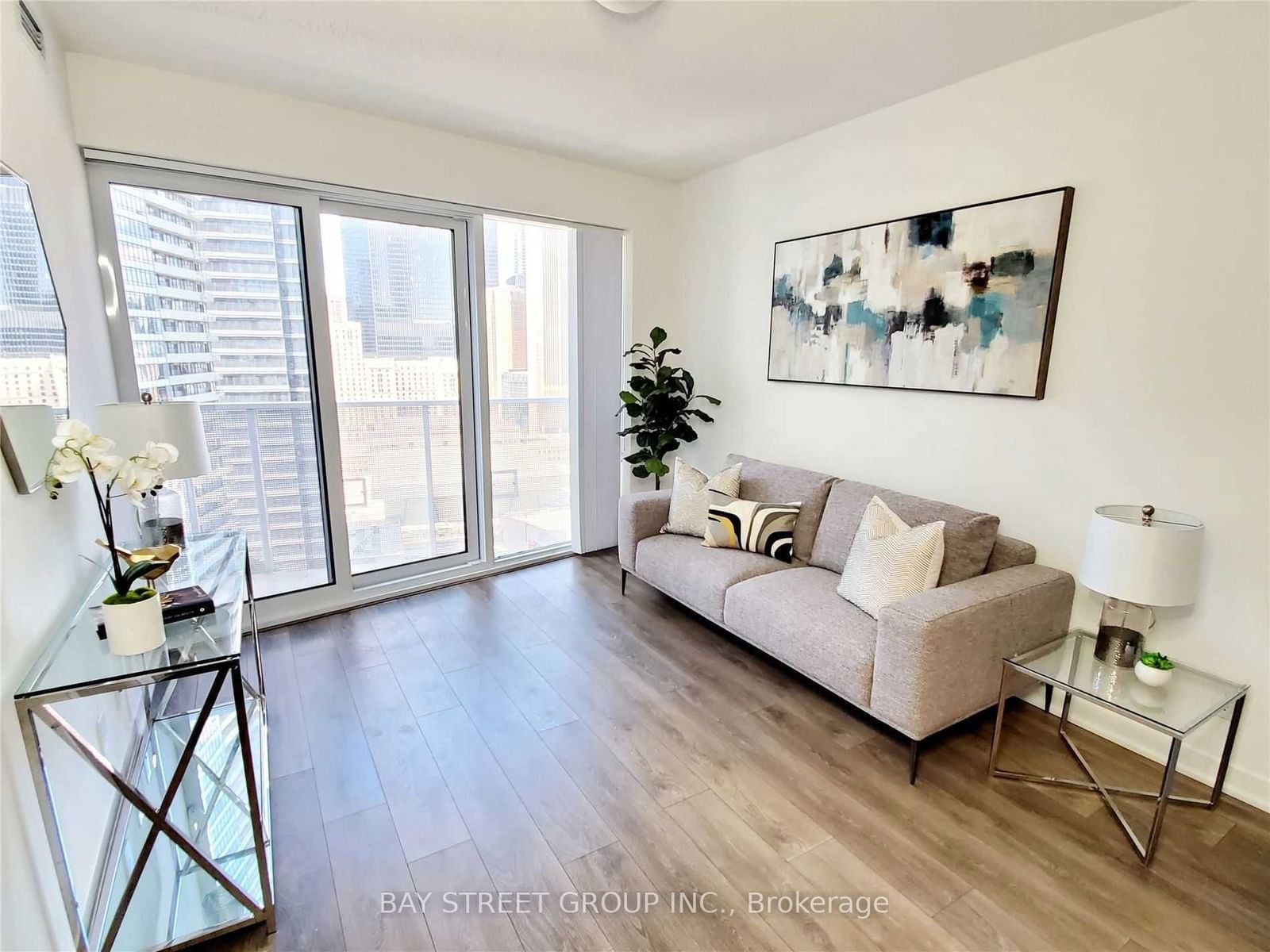 100 Harbour St, unit 2503 for rent