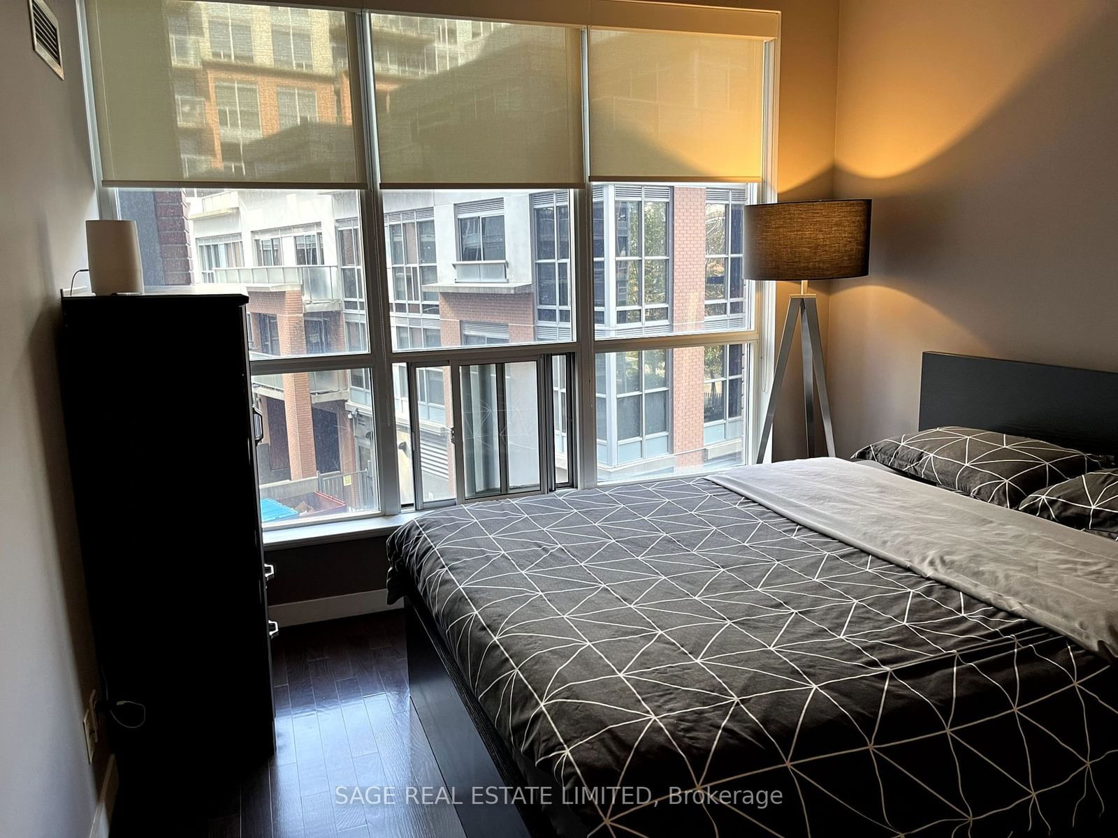 1 Shaw St, unit 305 for rent