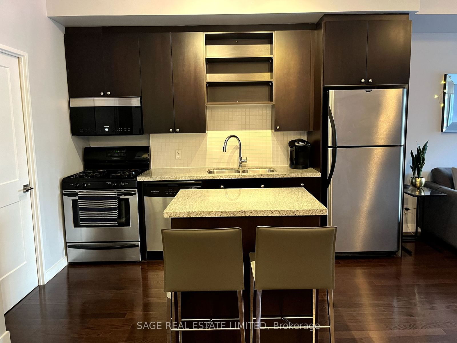 1 Shaw St, unit 305 for rent