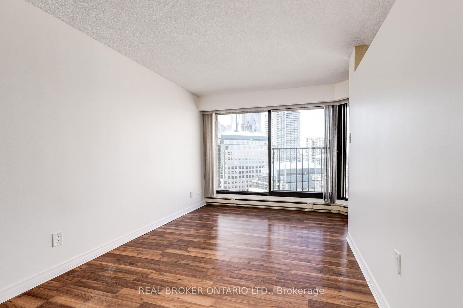 65 Harbour Sq, unit 3209 for rent