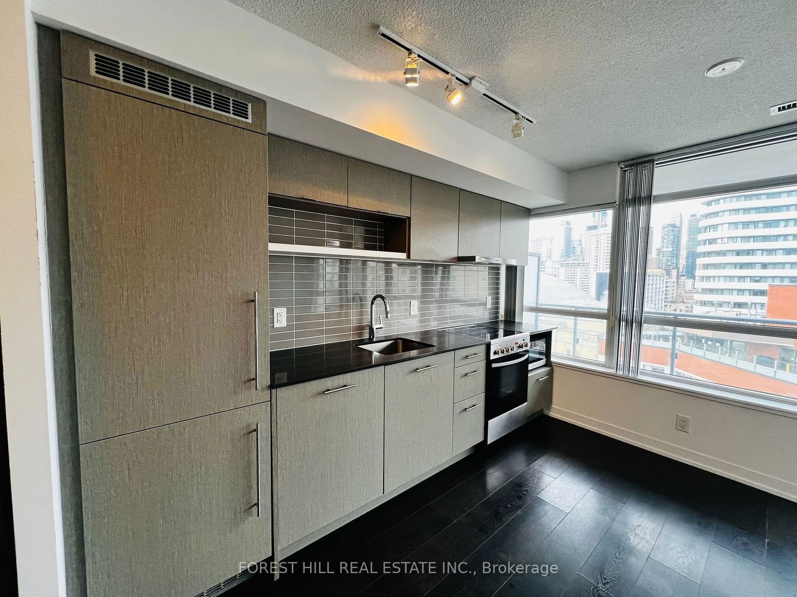 365 Church St, unit 1504 for rent