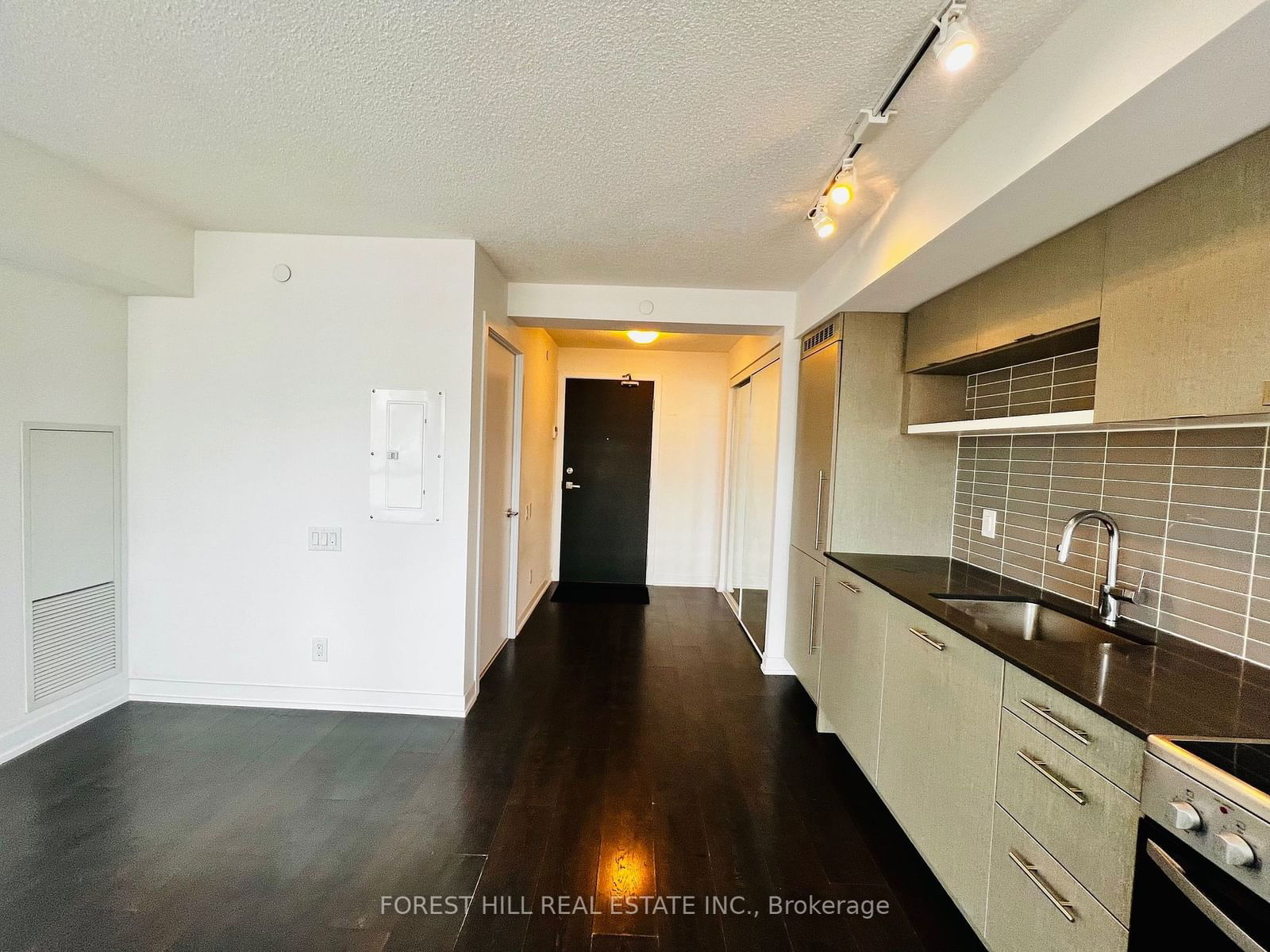 365 Church St, unit 1504 for rent