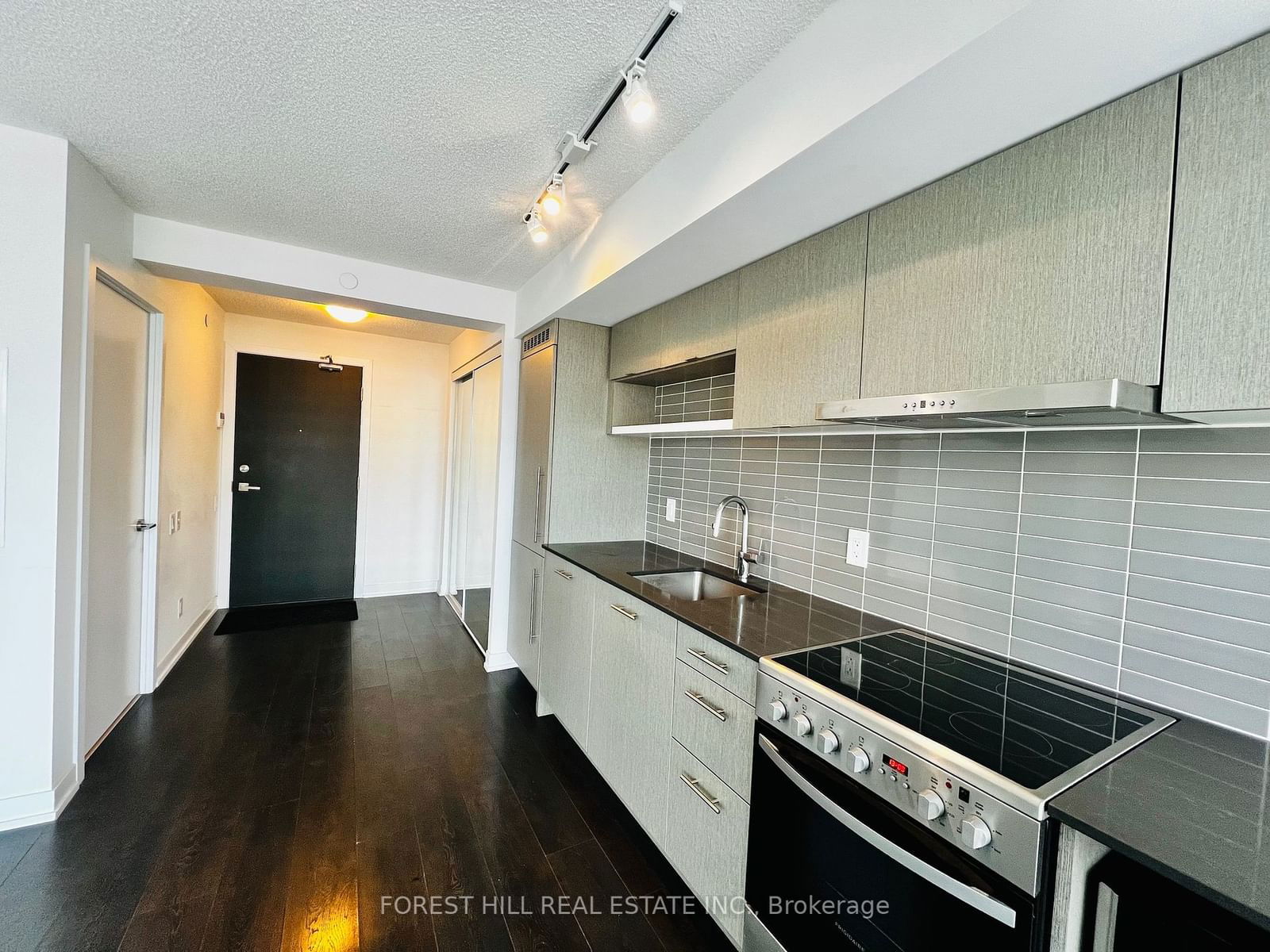 365 Church St, unit 1504 for rent