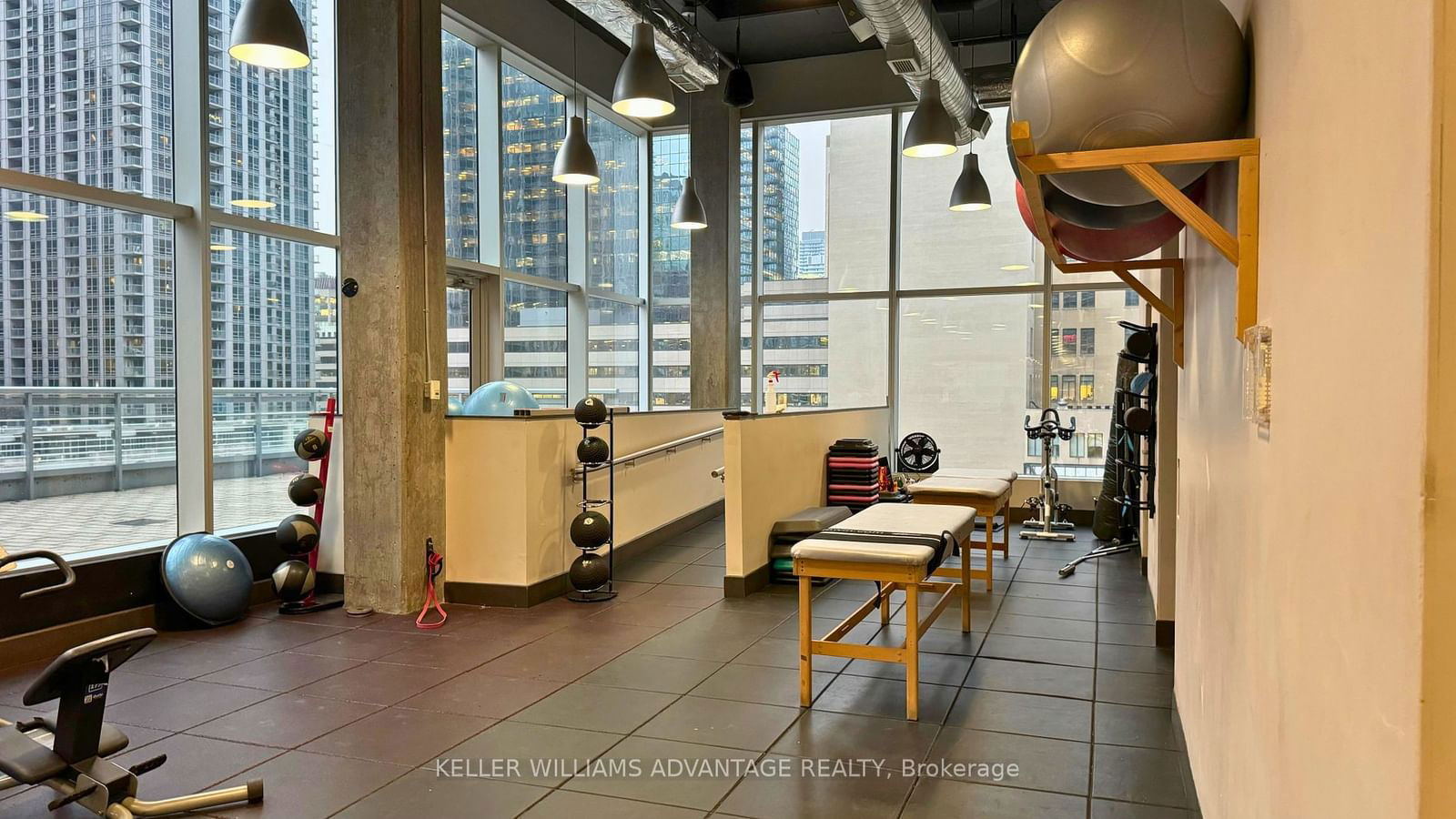 388 Yonge St, unit 7205 for rent