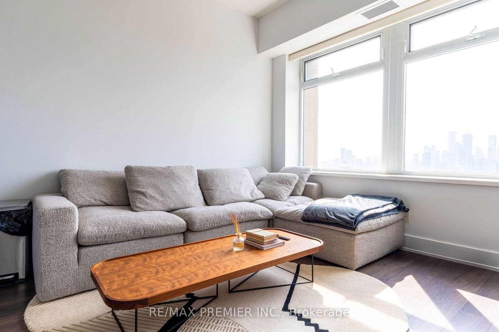 111 St. Clair Ave W, unit 1218 for rent