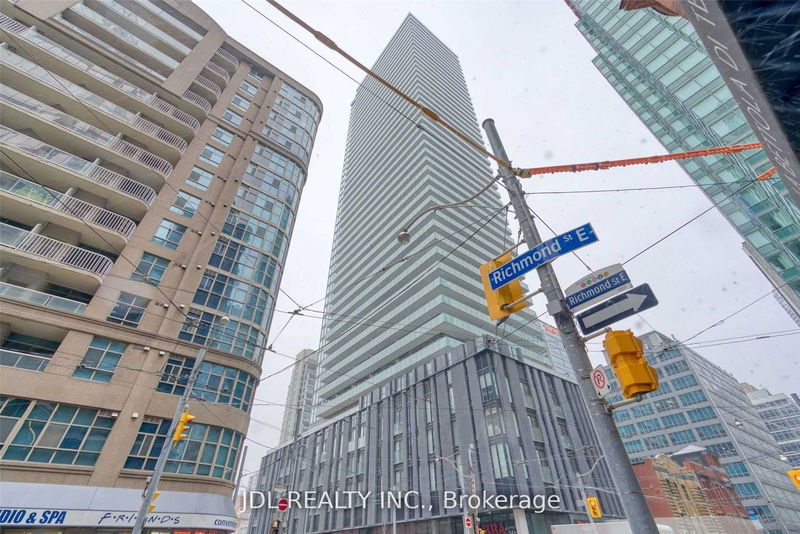 25 Richmond St E, unit 1512 for rent