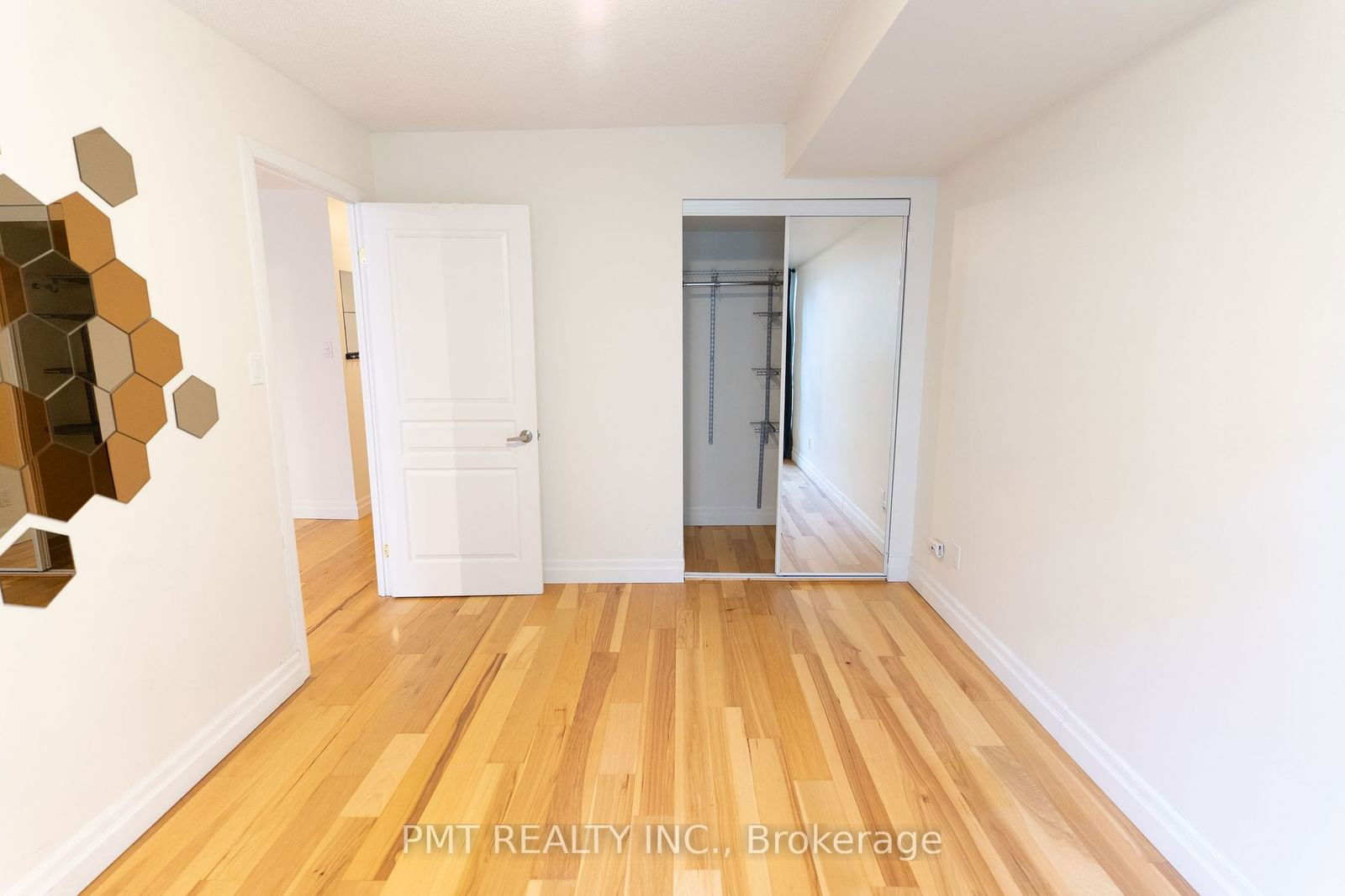 323 Richmond St E, unit 702 for rent