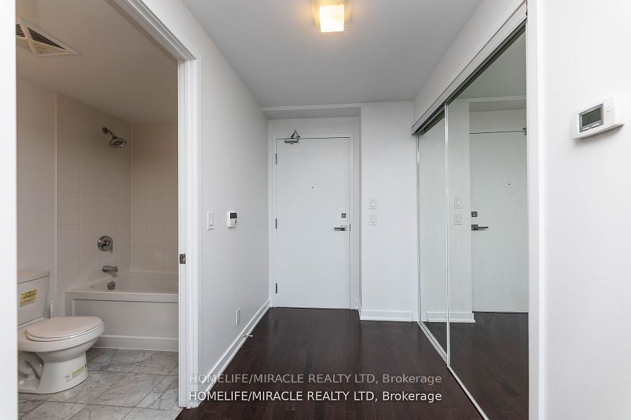 14 York, unit 2901 for rent