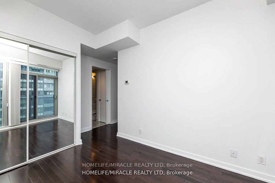 14 York, unit 2901 for rent