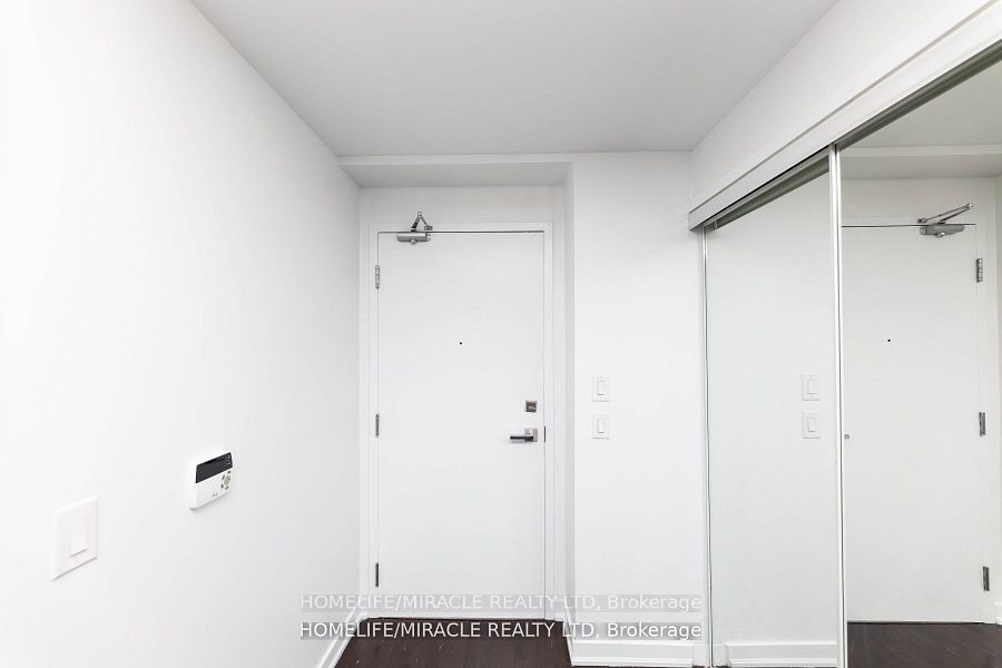 14 York, unit 2901 for rent