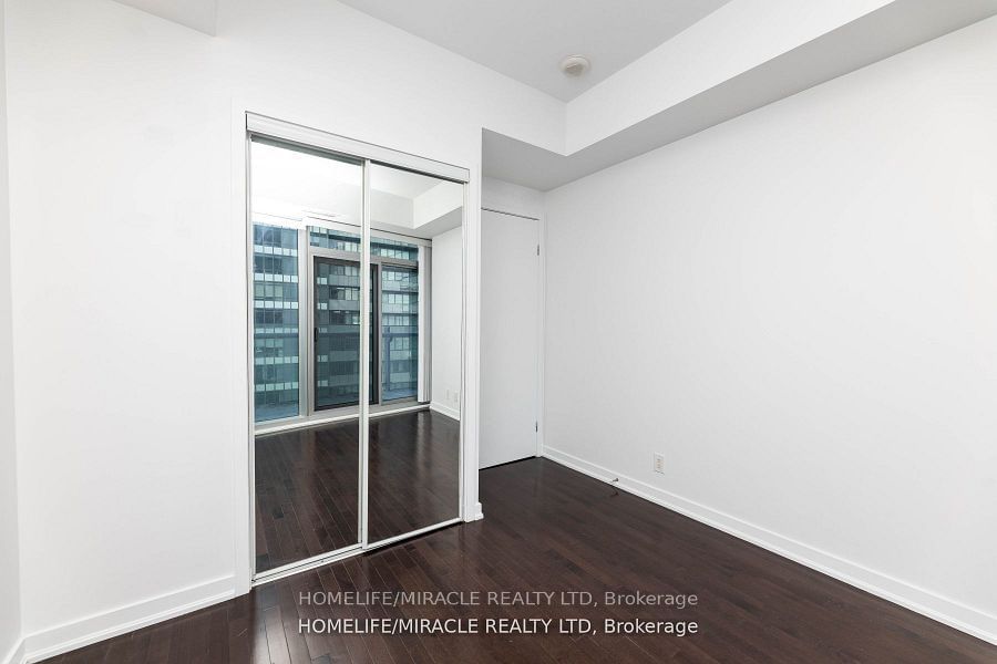 14 York, unit 2901 for rent