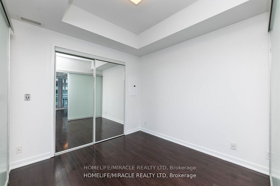 14 York, unit 2901 for rent