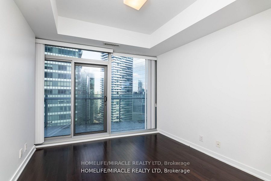 14 York, unit 2901 for rent