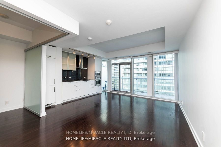 14 York, unit 2901 for rent