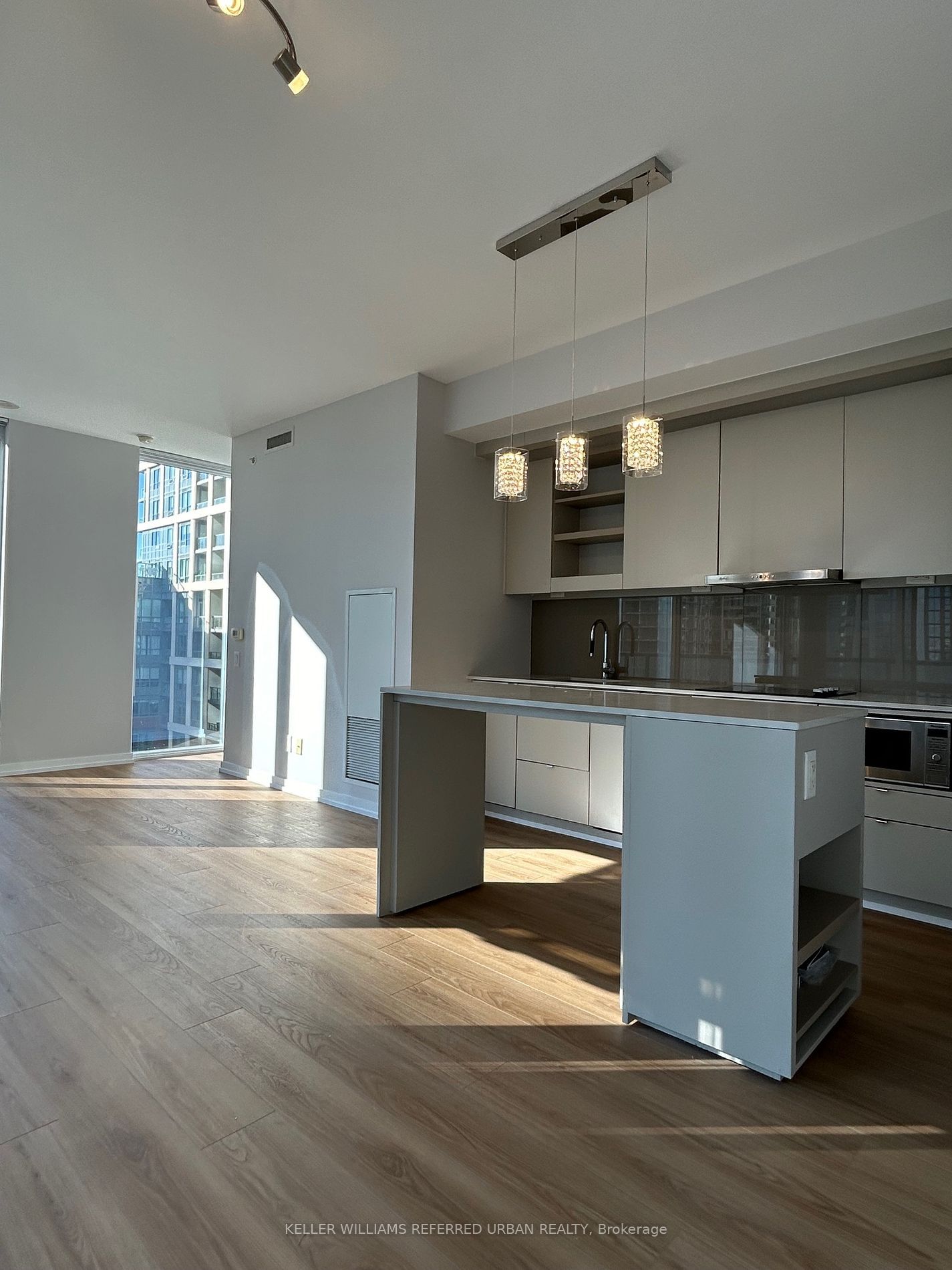 101 Peter St, unit 1609 for rent