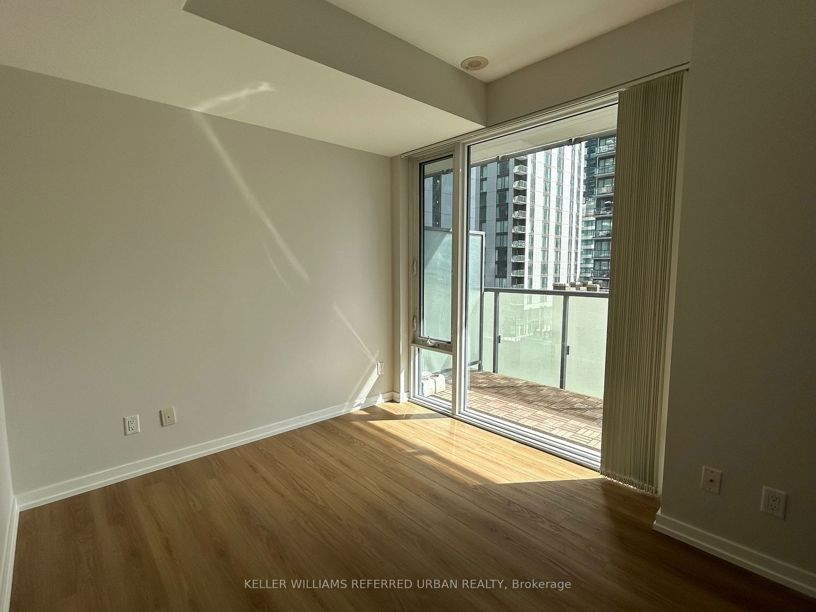 101 Peter St, unit 1609 for rent