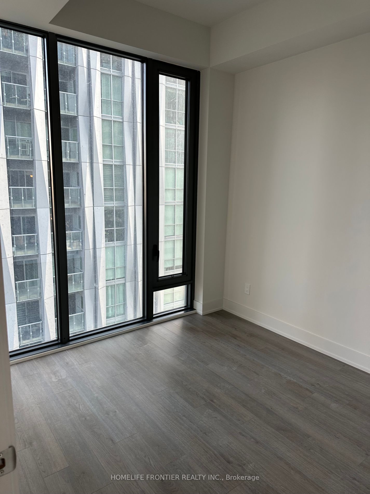 8 Cumberland St, unit 2101 for sale