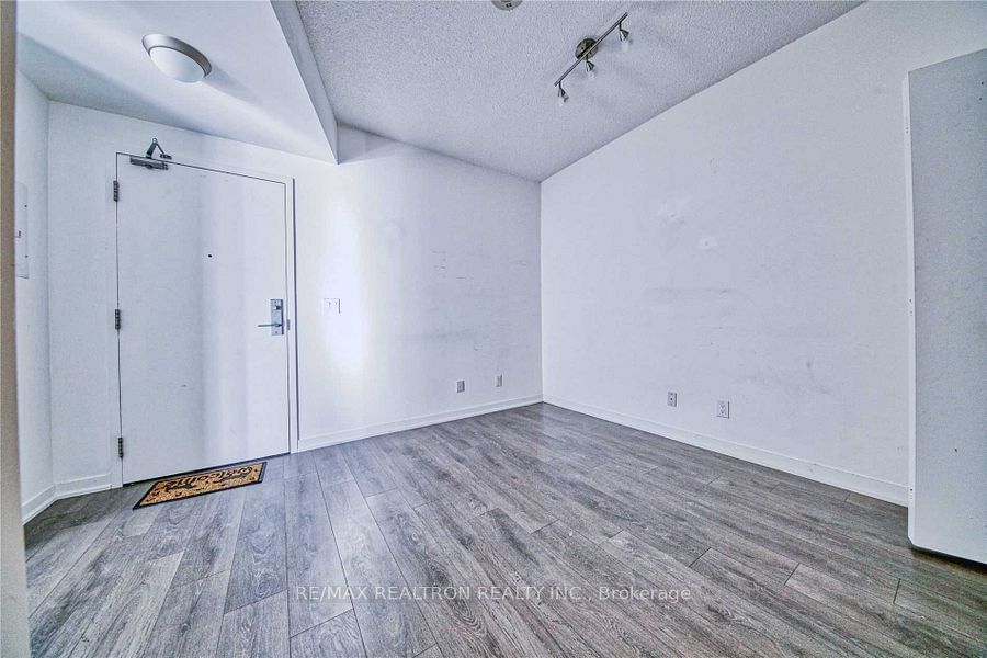 150 East Liberty St, unit 711 for rent