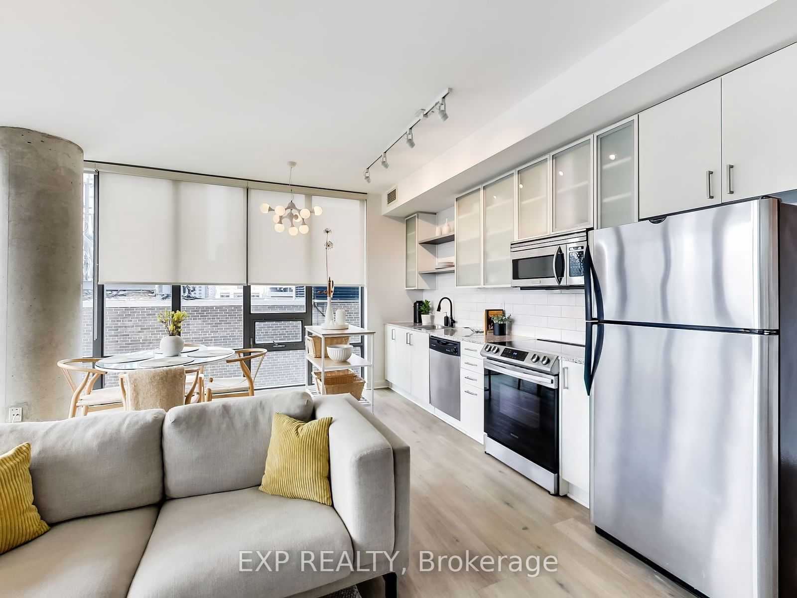 33 Lombard St, unit 1902 for sale