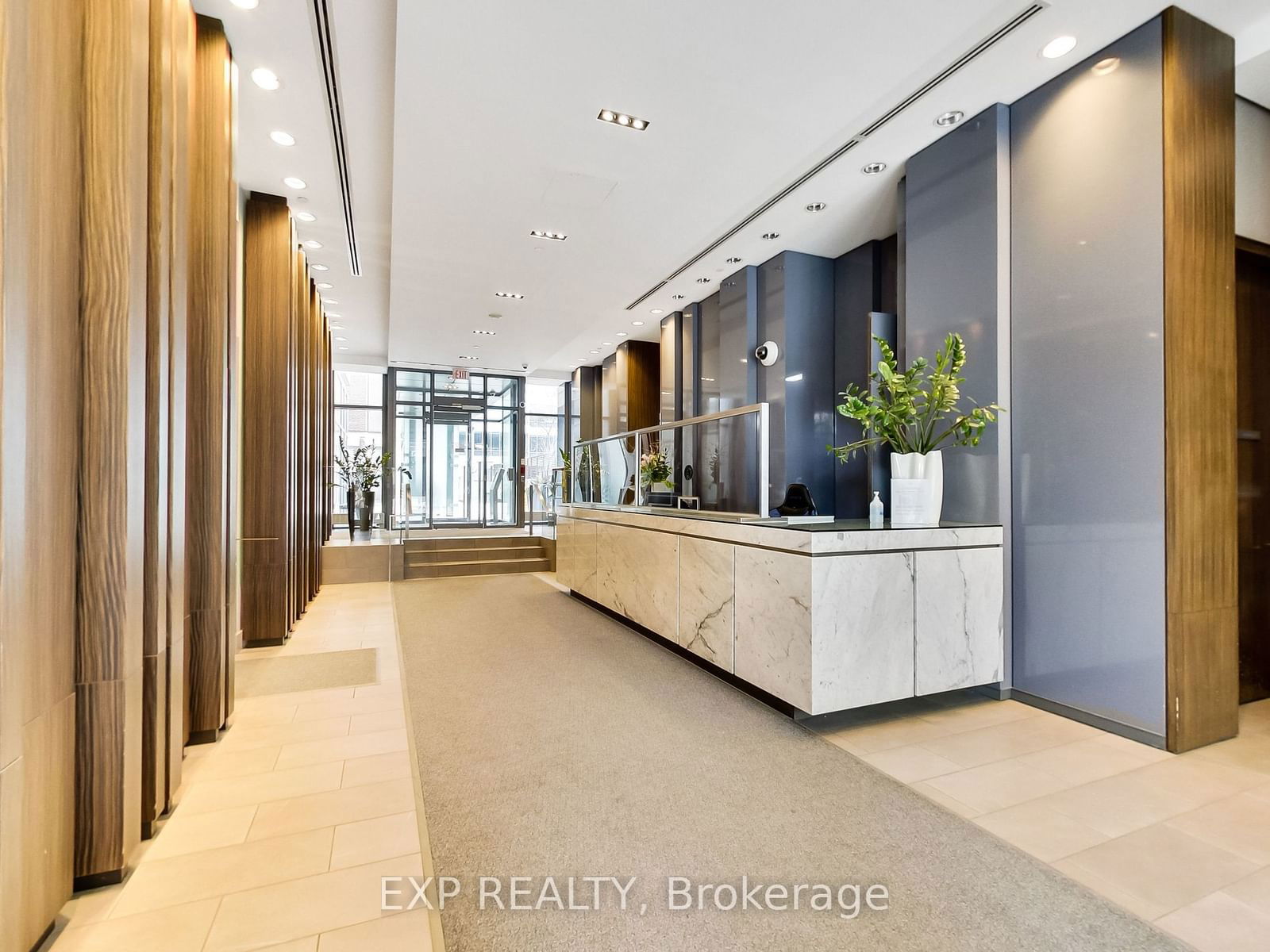 33 Lombard St, unit 1902 for sale