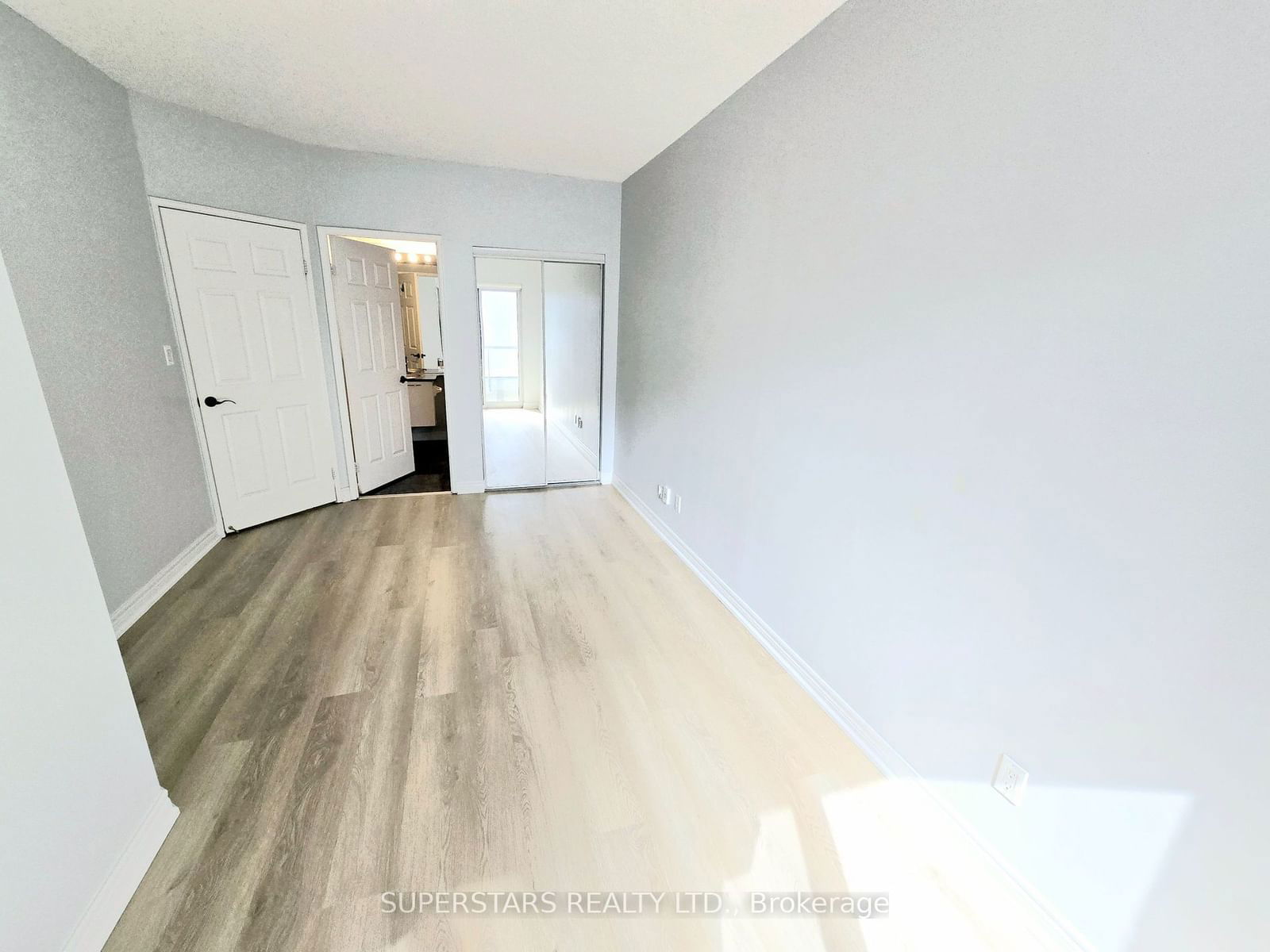 55 Bloor St E, unit 1502 for rent