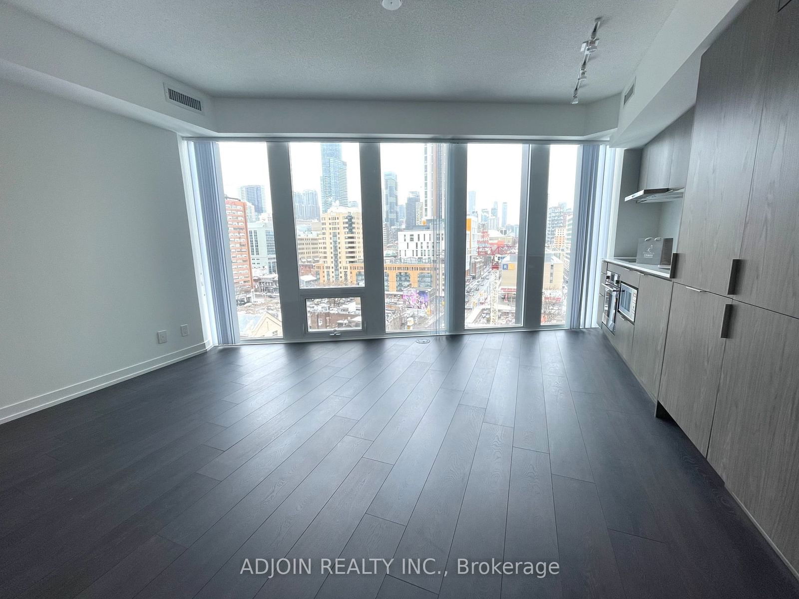 60 Shuter St, unit 1111 for rent