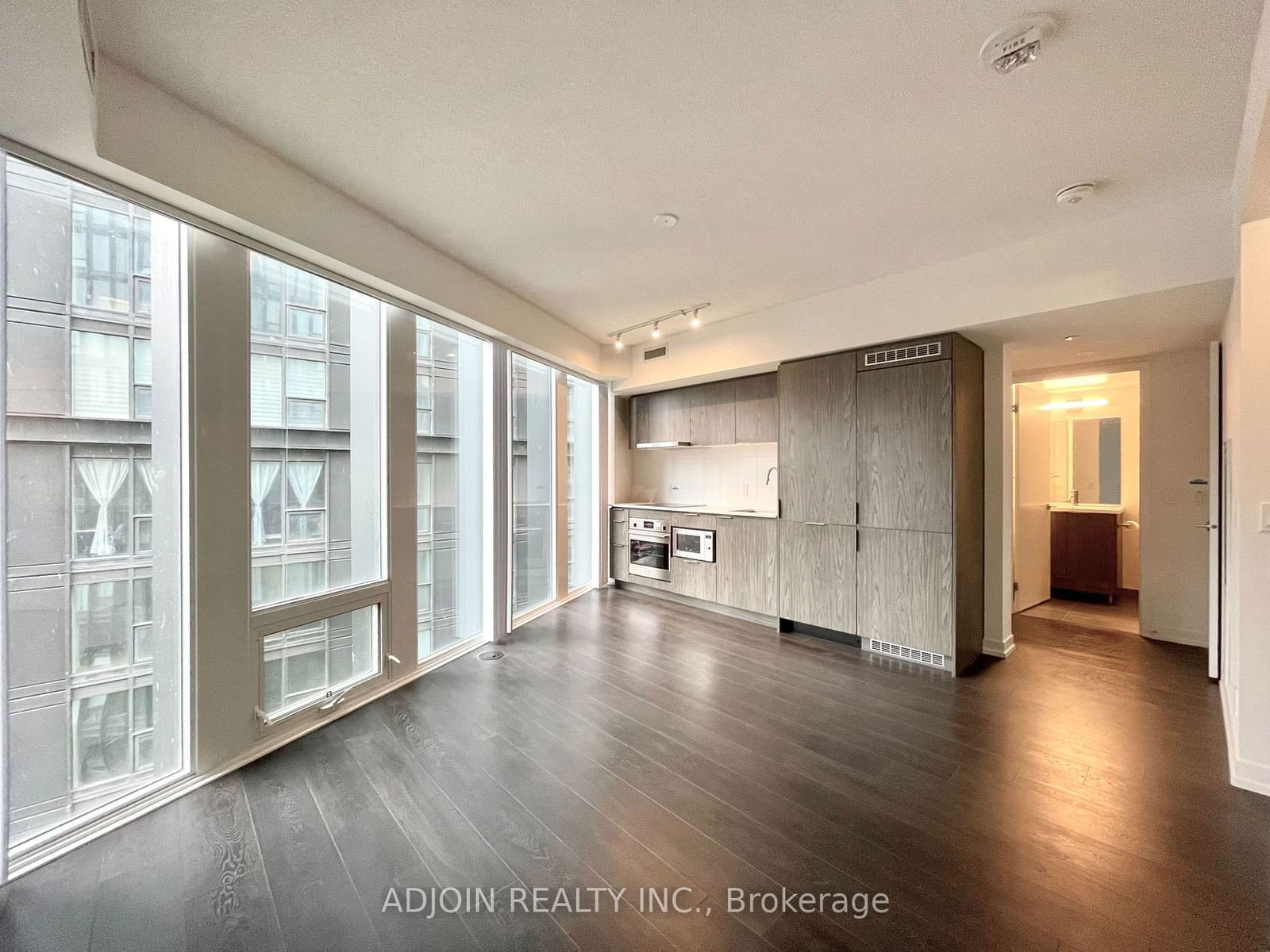 60 Shuter St, unit 1111 for rent