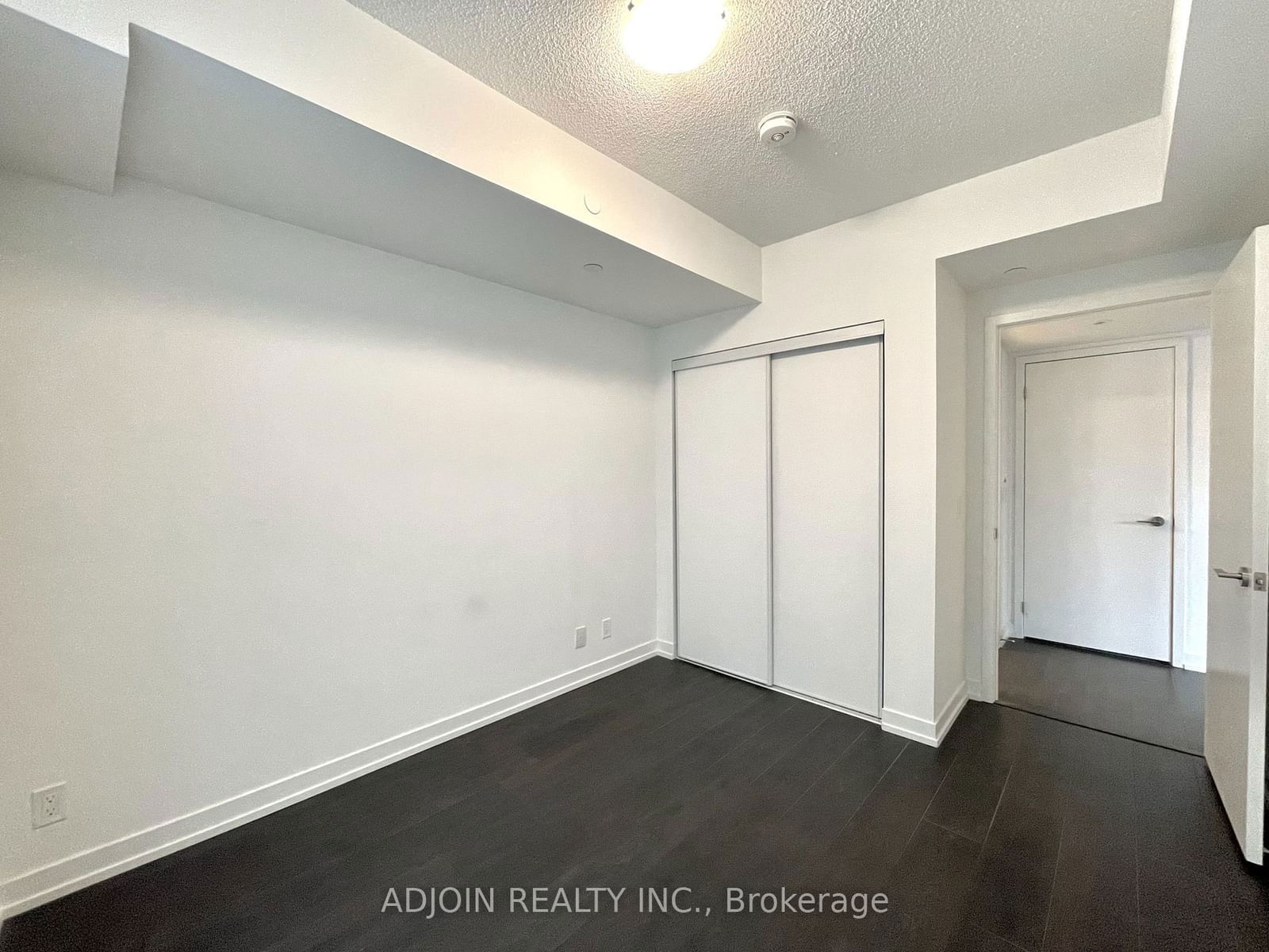 60 Shuter St, unit 1111 for rent