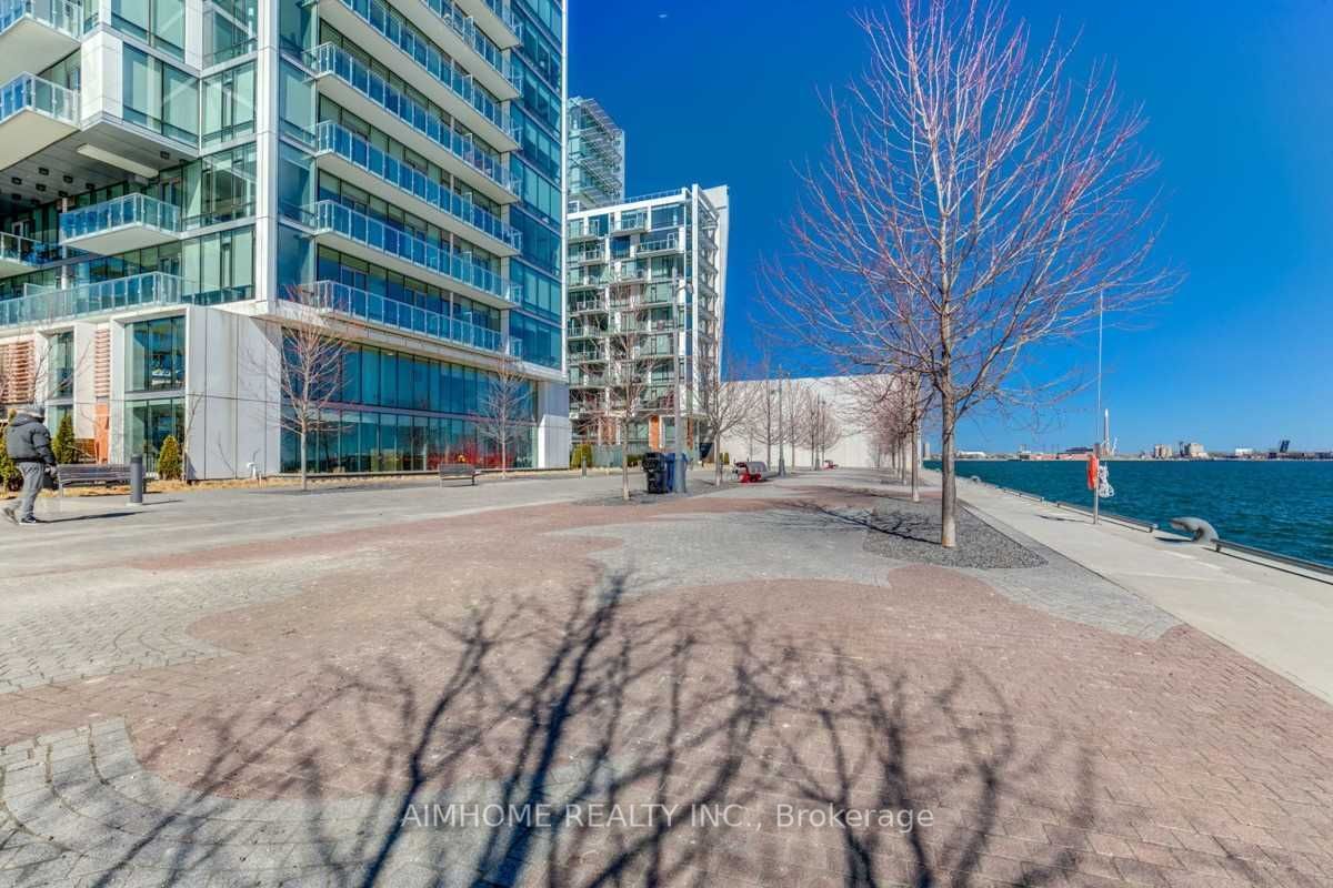 39 Queens Quay, unit Th 111 for sale