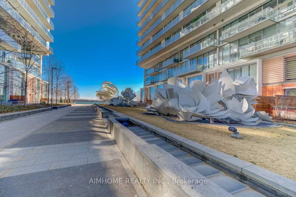 39 Queens Quay, unit Th 111 for sale